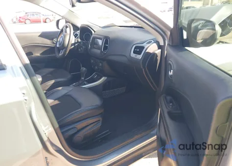 2021 Jeep Compass Latitude Fwd z USA, uszkodzony, nr VIN 3C4NJCBB9MT604710